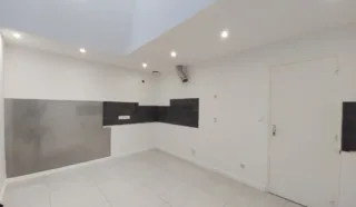 BUREAUX LOCAUX D'ACTIVITÉS 197 M² PONTCHATEAU