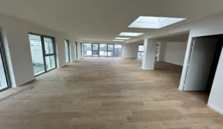  BUREAUX NEUFS 178 m² LORIENT LA BASE