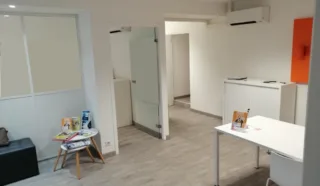  LOCAUX COMMERCIAUX 80 M² REZÉ