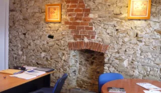  LOCAUX COMMERCIAUX 80 M² REZÉ