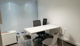  LOCAUX COMMERCIAUX 80 M² REZÉ