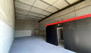  LOCAUX D'ACTIVITÉS 151 M² SAINT HERBLAIN