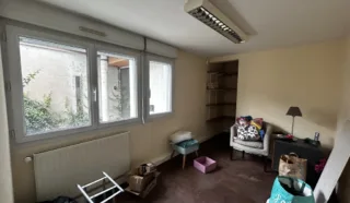  BUREAUX 120 M² REZE