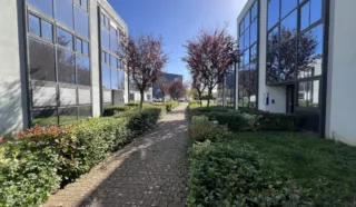  BUREAUX 330 M² BOUGUENAIS