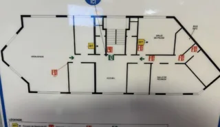  BUREAUX 330 M² BOUGUENAIS