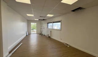  LOCAL D'ACTIVITES MONTFORT SUR MEU 110 m²