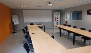  LOCAUX D'ACTIVITÉS 1 297 M² LES SORINIERES