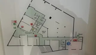  LOCAUX COMMERCIAUX 300 M² NANTES