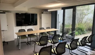  LOCAUX COMMERCIAUX 300 M² NANTES