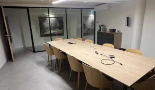  LOCAUX COMMERCIAUX 300 M² NANTES