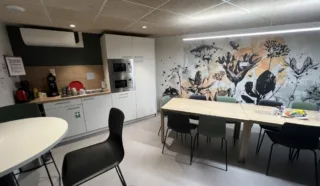  LOCAUX COMMERCIAUX 300 M² NANTES