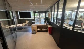  LOCAUX COMMERCIAUX 300 M² NANTES
