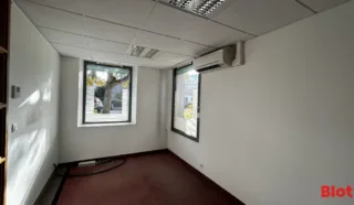  LOCAL COMMERCIAL 156 m² GUICHEN