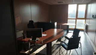  BUREAUX 129 m² YFFINIAC