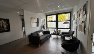 BUREAUX 155 M² REZE