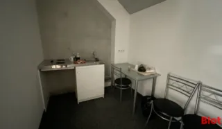  LOCAUX COMMERCIAUX 179 M² GUÉRANDE