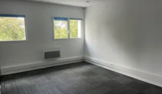  BUREAUX / LOCAUX D'ACTIVITÉS CRACH 586 m²