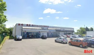  – Local commercial de 1 185 m² divisible – ACHÈRES (78)