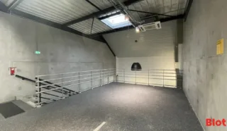  LOCAUX COMMERCIAUX 179 M² GUÉRANDE