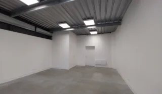  LOCAUX D'ACTIVITÉS 124 M² DONGES