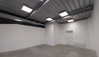  LOCAUX D'ACTIVITÉS 124 M² DONGES