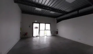  LOCAUX D'ACTIVITÉS 124 M² DONGES