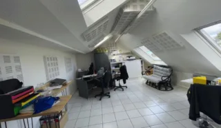  BUREAUX avec stockage 100 M² QUESSOY