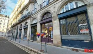  LOCAUX COMMERCIAUX 75 M² NANTES