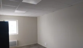  LOCAUX D'ACTIVITES  75 m² ERGUE GABERIC