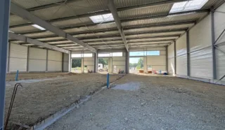  LOCAUX D'ACTIVITÉS 318 M² THOUARE SUR LOIRE