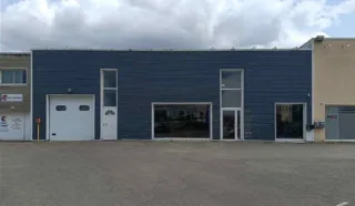  LOCAL D'ACTIVITÉ avec SHOW ROOM 335 m² MELESSE