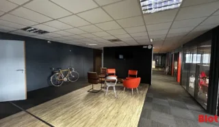 BUREAUX 381 m² RENNES