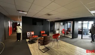  BUREAUX 381 m² RENNES