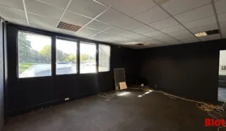  BUREAUX 381 m² RENNES