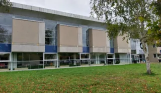  BUREAUX 1.926 m² BRUZ