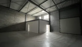  LOCAUX DE STOCKAGE 215 m² LE RHEU