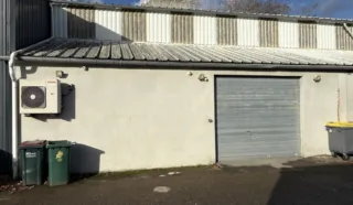  LOCAUX D'ACTIVITES 260 m² -BREST