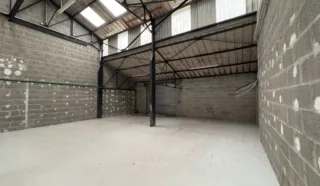  LOCAUX D'ACTIVITES 260 m² -BREST