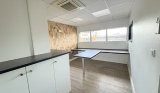  LOCAUX D'ACTIVITES 260 m² -BREST