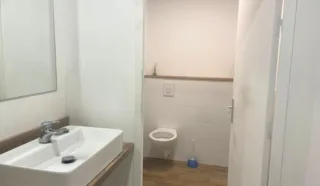  BATIMENT INDÉPENDANT 370 m² PLOUFRAGAN