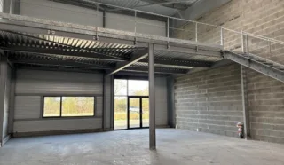  LOCAUX D'ACTIVITÉS 581 M² THOUARE S/LOIRE