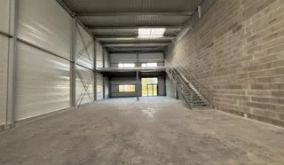  LOCAUX D'ACTIVITÉS 1 537 M² THOUARE S/LOIRE