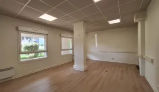  BUREAUX LOCAUX COMMERCIAUX 116 M² NANTES