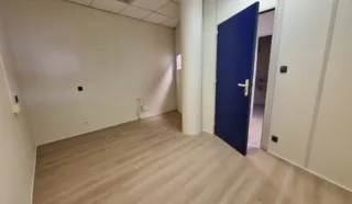  BUREAUX LOCAUX COMMERCIAUX 116 M² NANTES