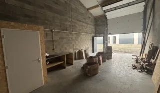  LOCAUX DE STOCKAGE 45 M² VIGNEUX DE BRETAGNE