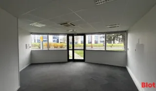  BUREAUX 334 m² SAINT-GREGOIRE