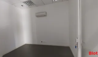  BUREAUX LOCAUX COMMERCIAUX 205 M² NANTES