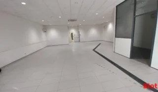  BUREAUX LOCAUX COMMERCIAUX 205 M² NANTES