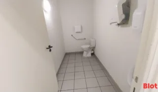  BUREAUX LOCAUX COMMERCIAUX 205 M² NANTES