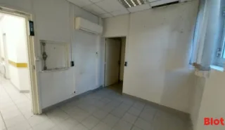  BUREAUX LOCAUX COMMERCIAUX 205 M² NANTES